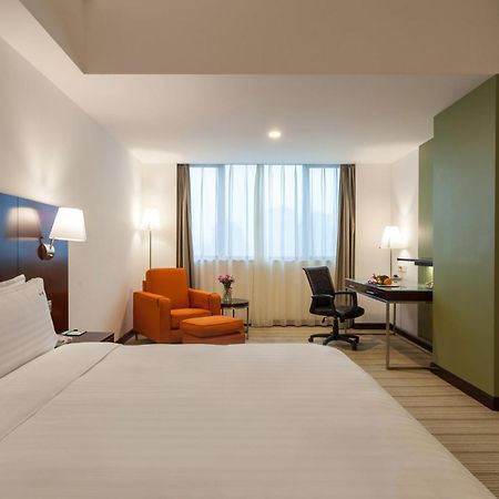 Holiday Inn Shanghai Vista, an IHG Hotel Bagian luar foto