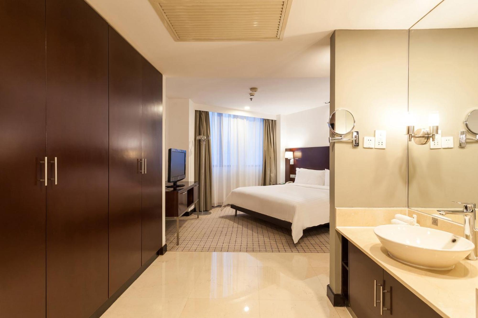 Holiday Inn Shanghai Vista, an IHG Hotel Bagian luar foto